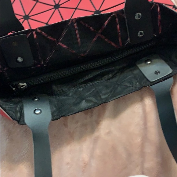 Red tote bag - Picture 3 of 5